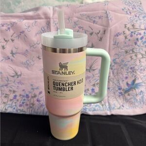 Stanley Quencher H2.0 30 oz. Tumbler - Brushstrokes